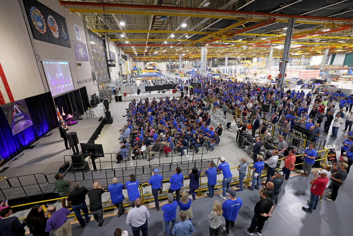 NASA Lost 4,000 Civil Servants Last Year. GAO Says 25 of Its 36 Biggest Projects Are Already Feeling It