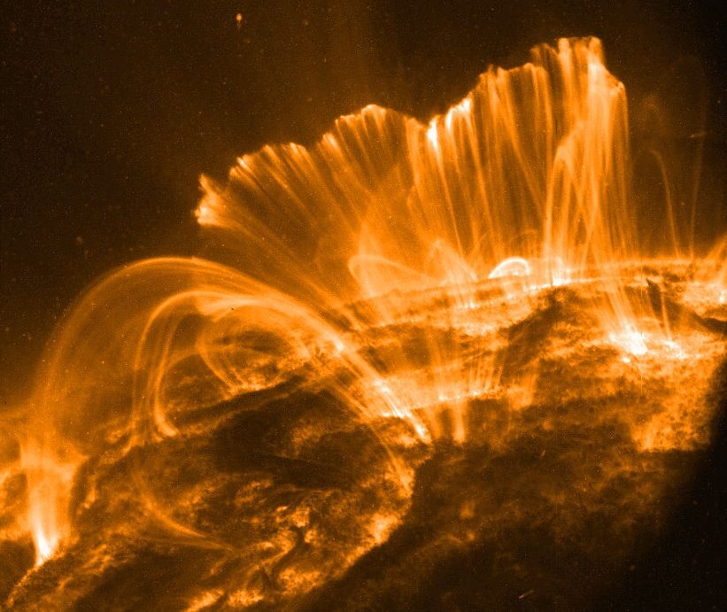 Halloween Weekend Sky: A Quiet Sun, a Possible Glancing CME and a Moon Visiting Gemini