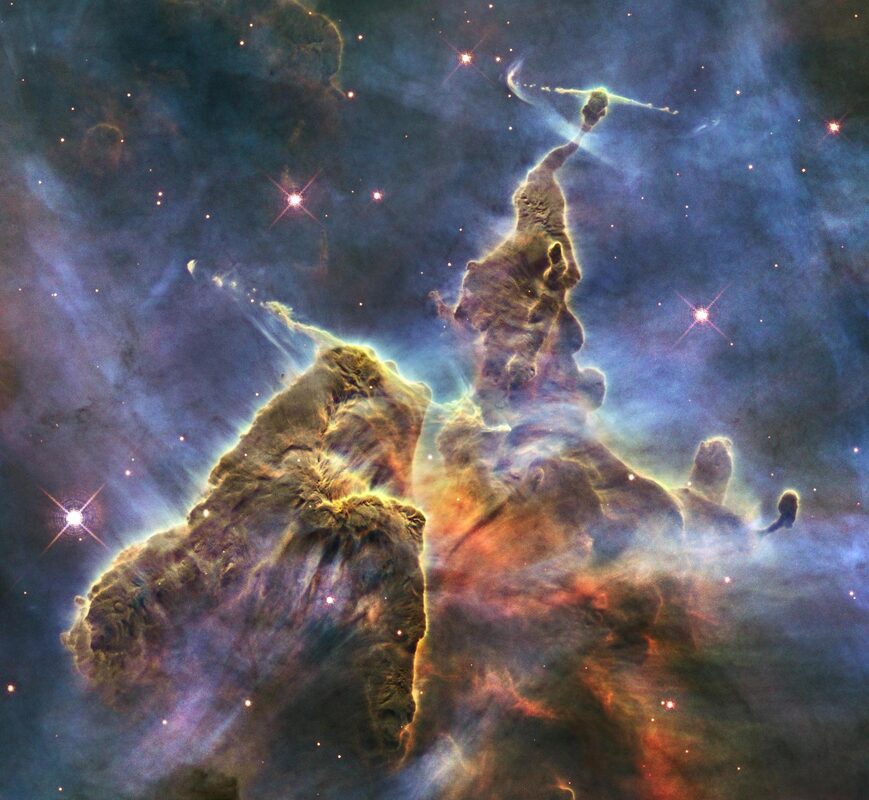 Hubble and Webb Look Into the Ghostly Cat's Head Nebula in Carina