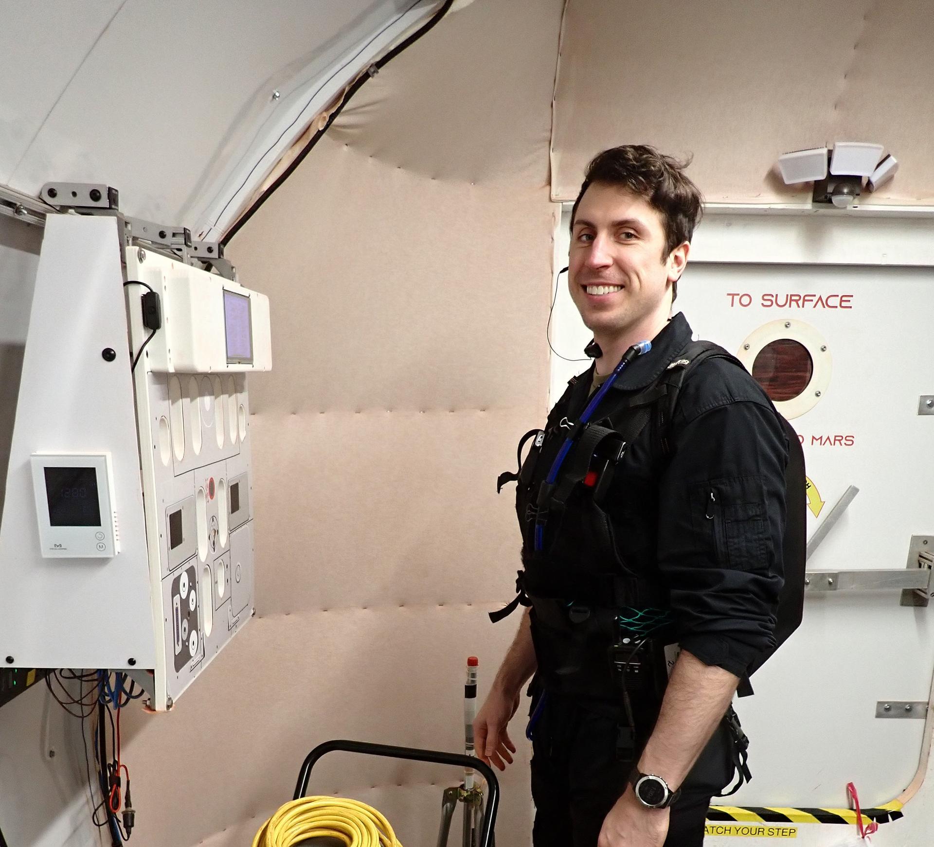 After 378 Days, NASA's Second Mars Simulation Crew Steps Out Oct. 31