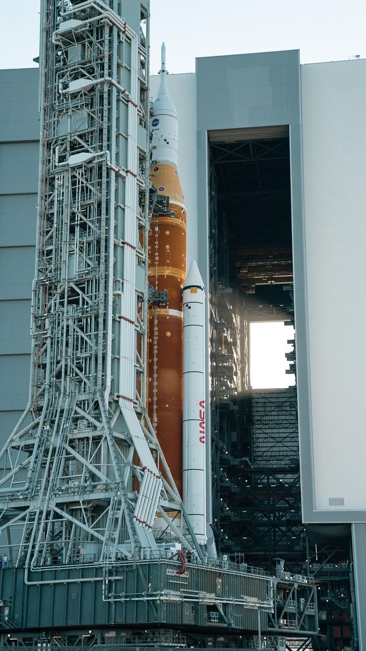 NASA Bets on Private Sector to Crack Mars: Inside the Agency's New Public-Private Partnership