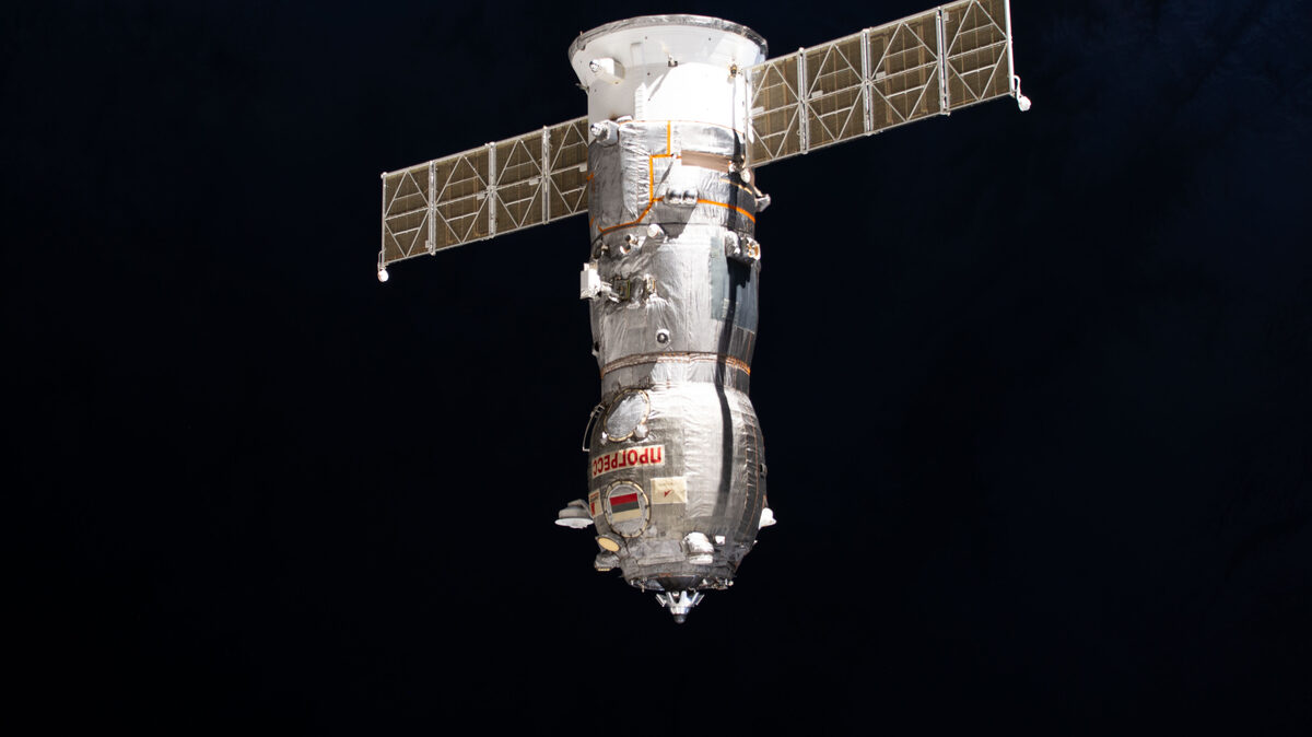 Russia Preps Progress 96 Cargo Run to the ISS as Outgoing Freighter Departs