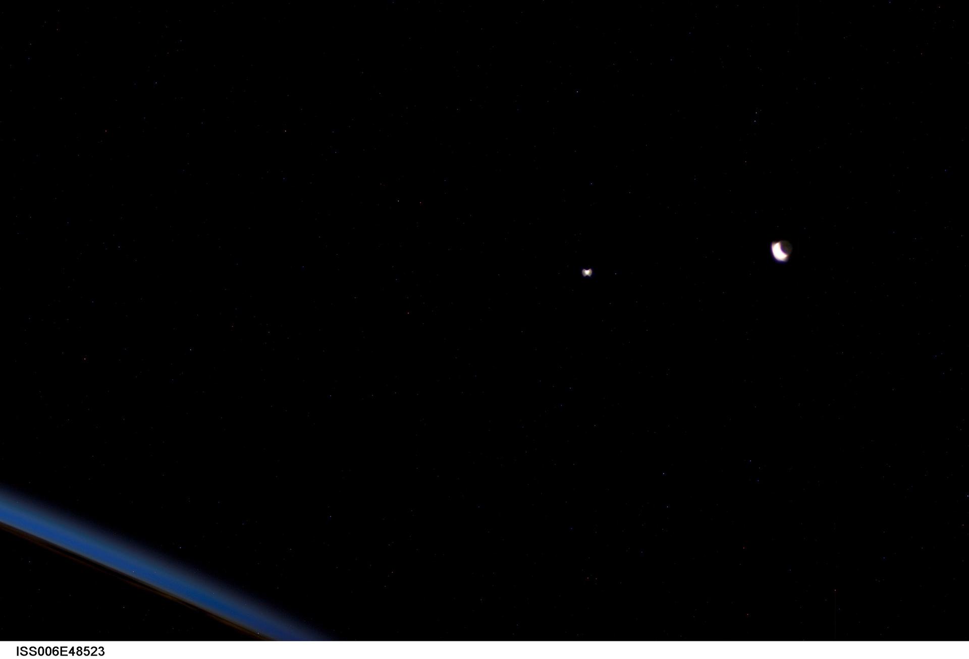 This Week's Sky: Venus Closes In on Spica as Jupiter Climbs the Dawn